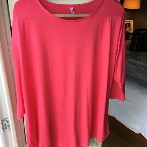 Coral tee